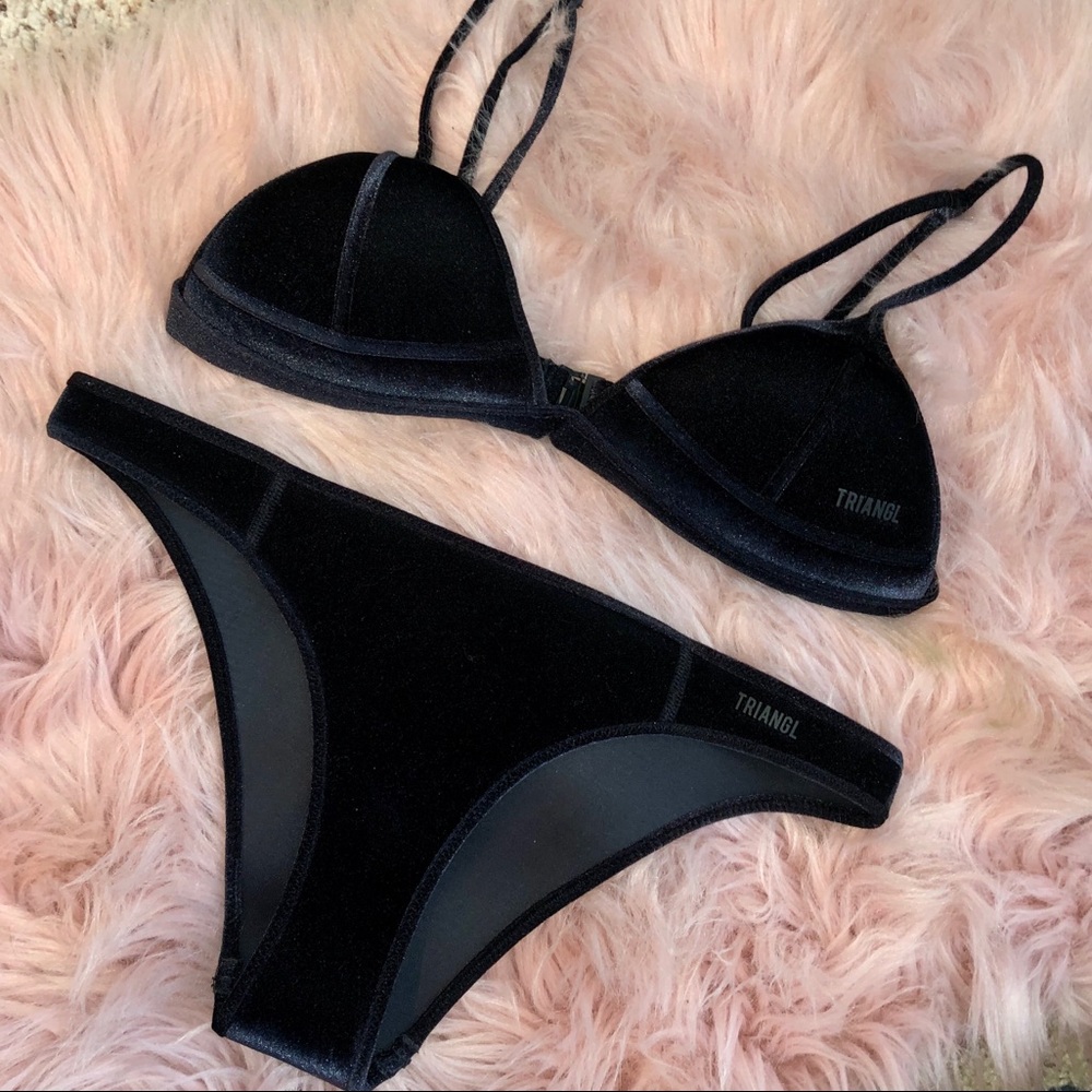 🖤🖤SOLD DO NOT BUY🖤🖤Triangl bikini black velvet